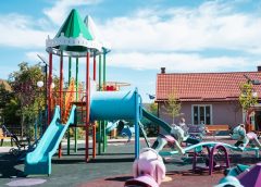 Vești bune pentru familiile din Suceagu! Locul de joacă are acum o cișmea cu apă potabilă
